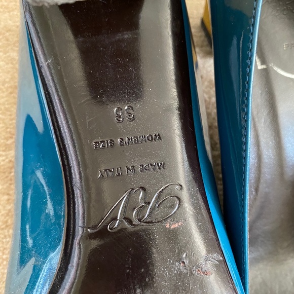 Roger Vivier flat - Picture 3 of 7